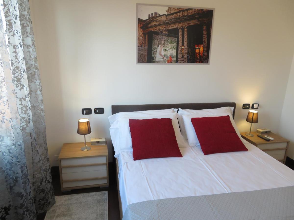 City39 "Residenze Del Cuore" Verona Exteriör bild